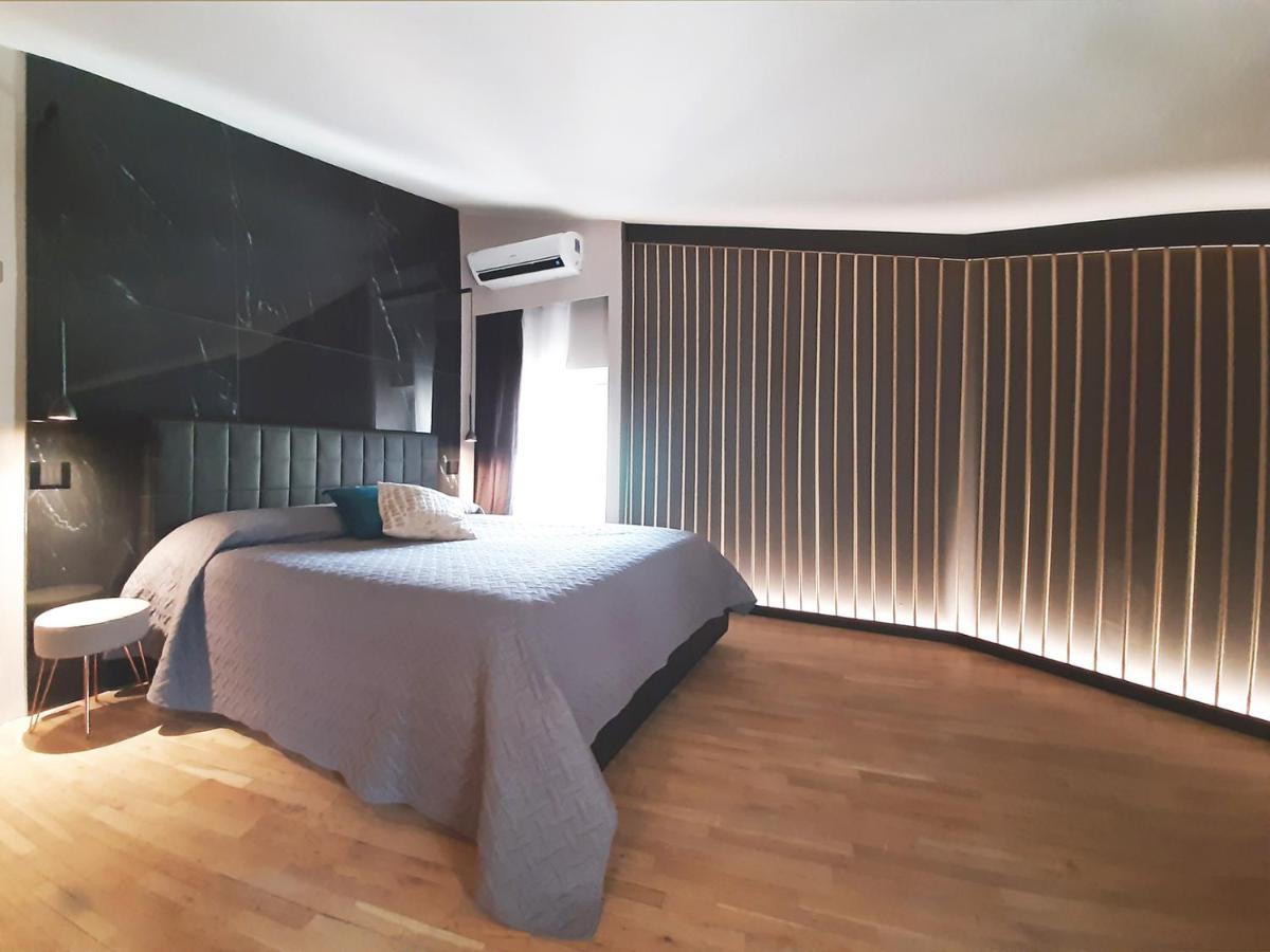 Moaa - Modern Art Apartment เดเซนซาโนเดลการ์ดา ภายนอก รูปภาพ